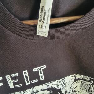 Felt   band   t shirt size  large balck